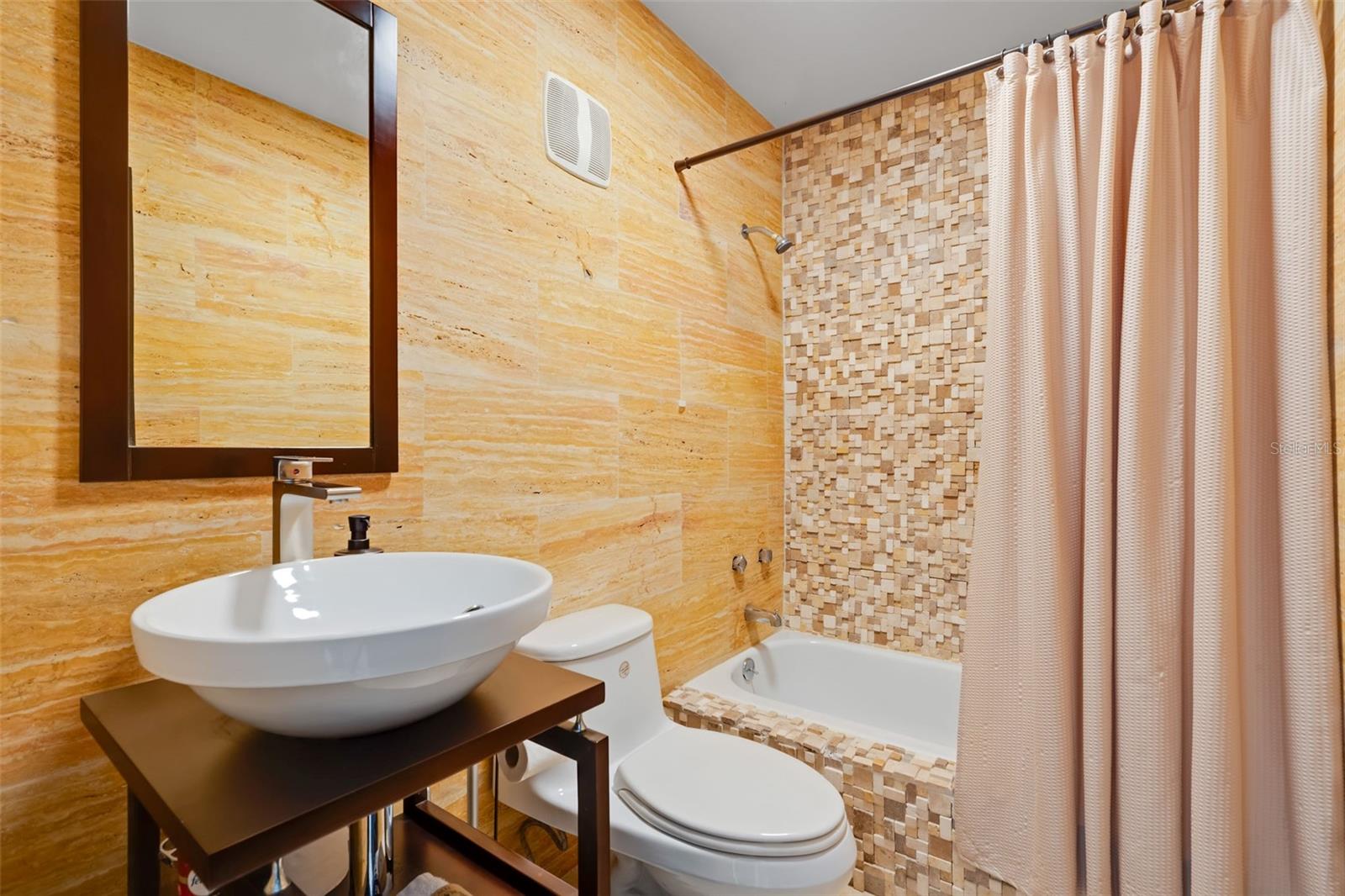 CONDADO - Residential Lease