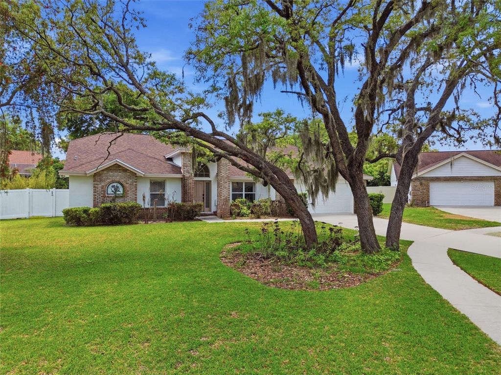 Photo of 2305 Marseille Court, Valrico, FL 33596 (MLS # O6400238)