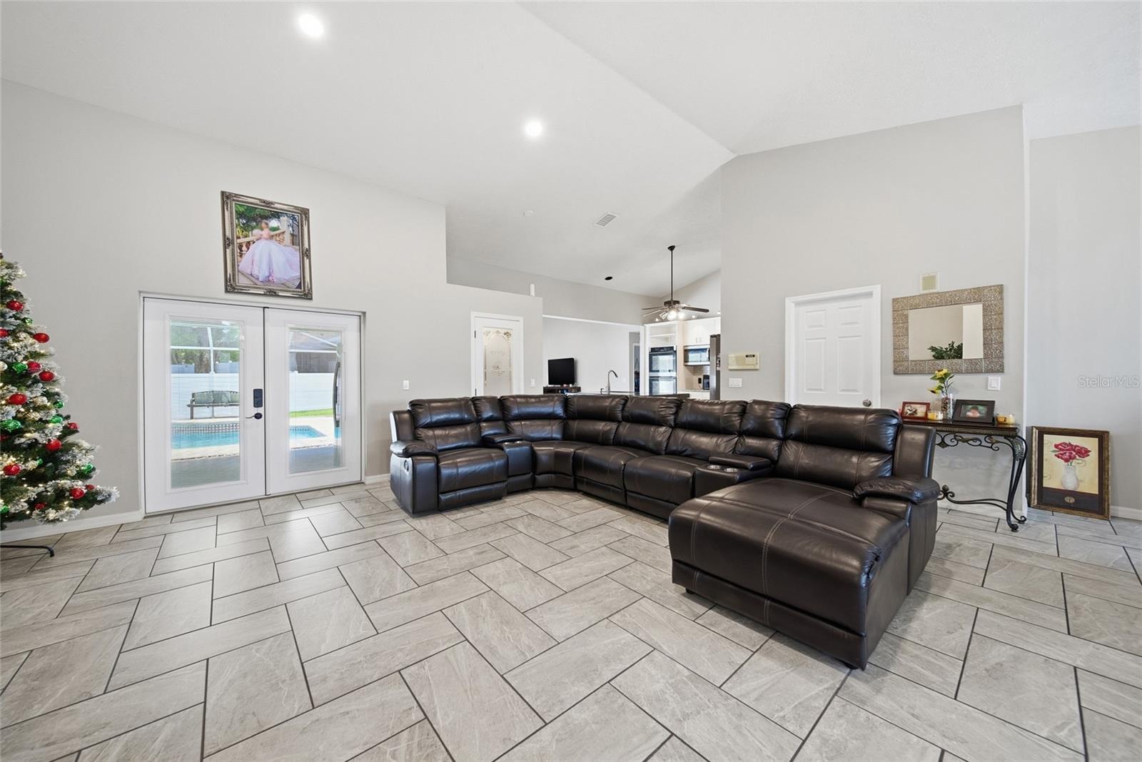 BLOOMINGDALE SEC U V PH - Residential