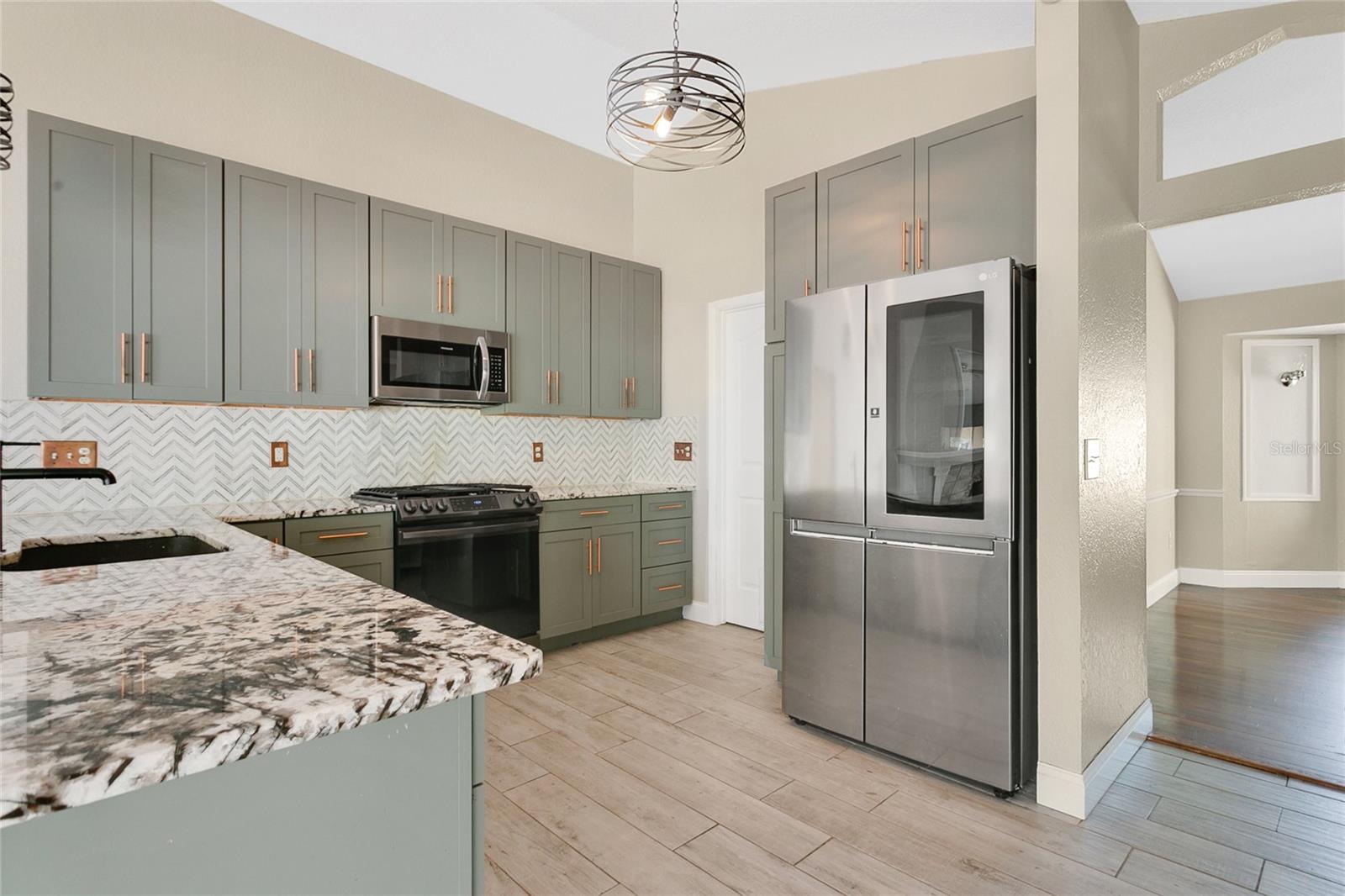 1512 ADRIATIC DRIVE