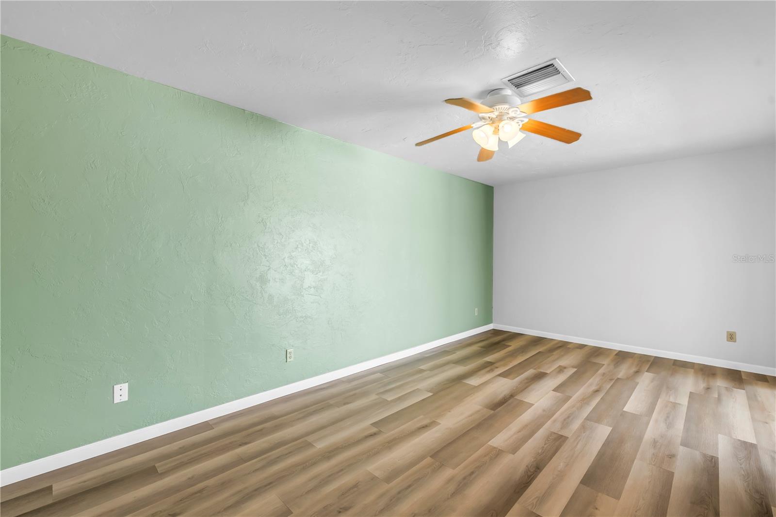 BOCA CIEGA POINT EAST - Residential