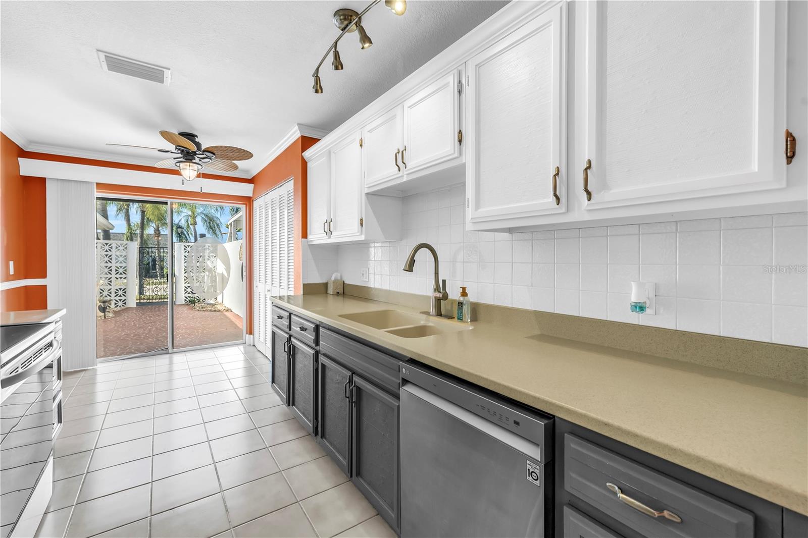 BOCA CIEGA POINT EAST - Residential