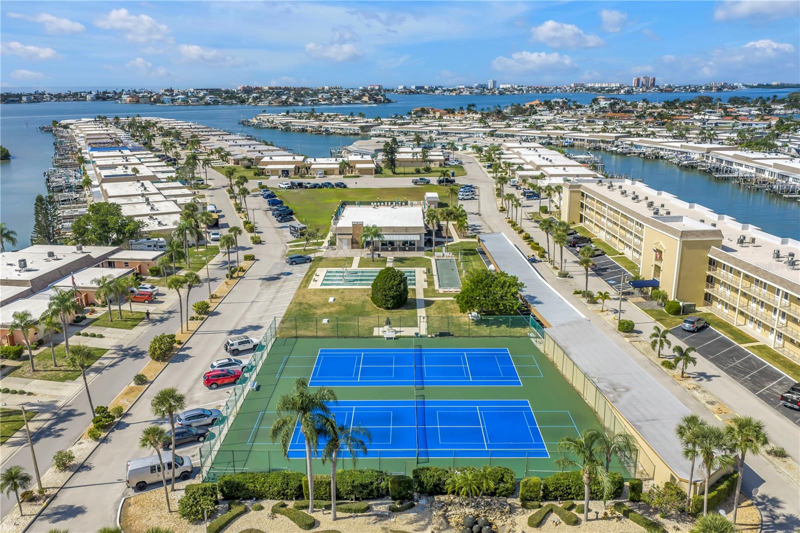 BOCA CIEGA POINT EAST - Residential