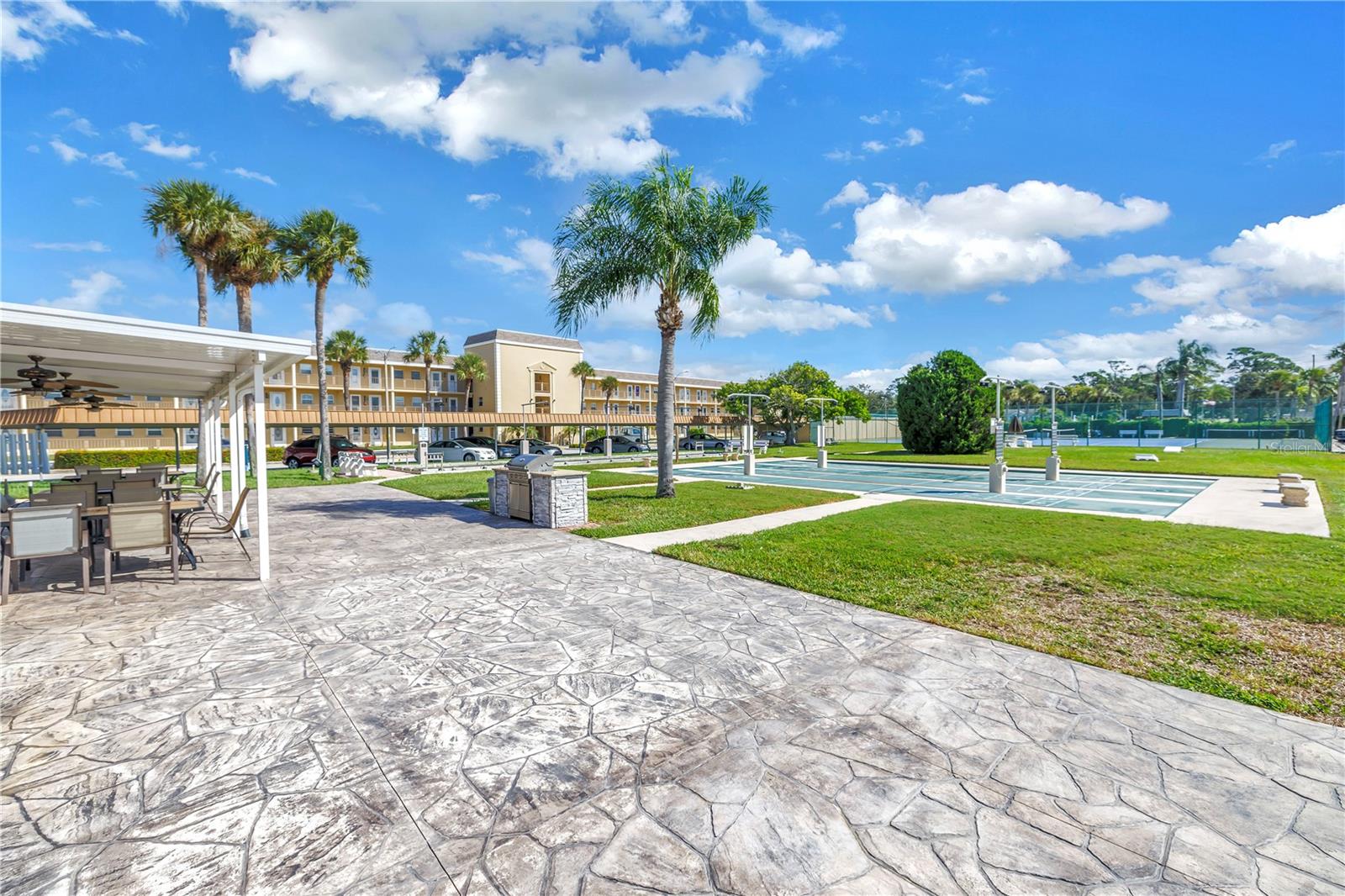 BOCA CIEGA POINT EAST - Residential
