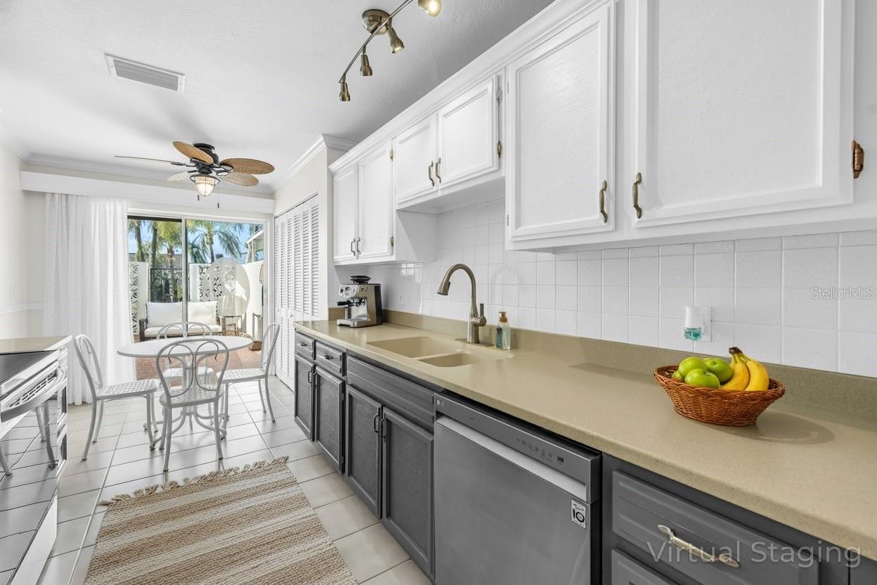 BOCA CIEGA POINT EAST - Residential