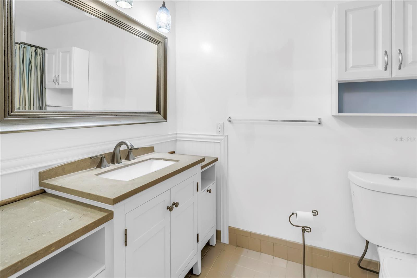 BOCA CIEGA POINT EAST - Residential