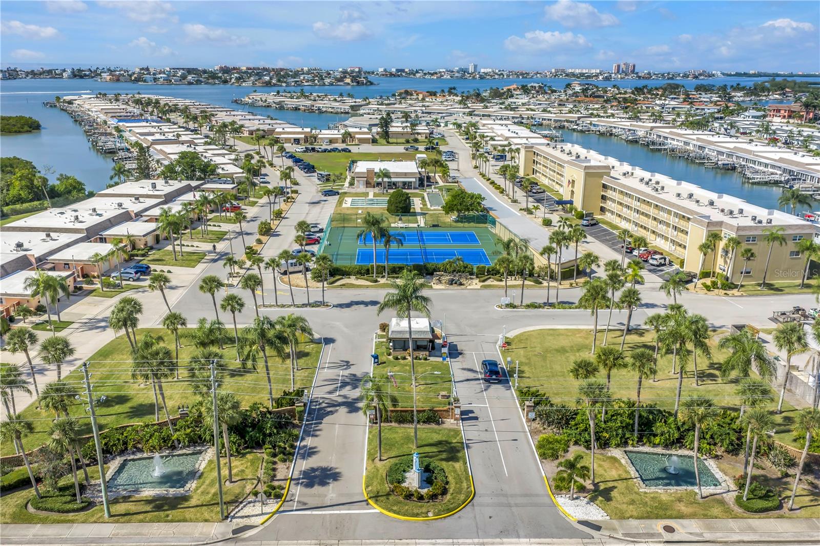 BOCA CIEGA POINT EAST - Residential