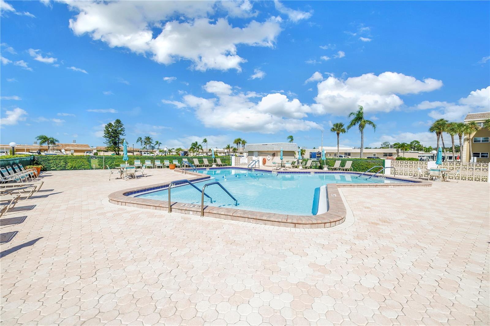 BOCA CIEGA POINT EAST - Residential