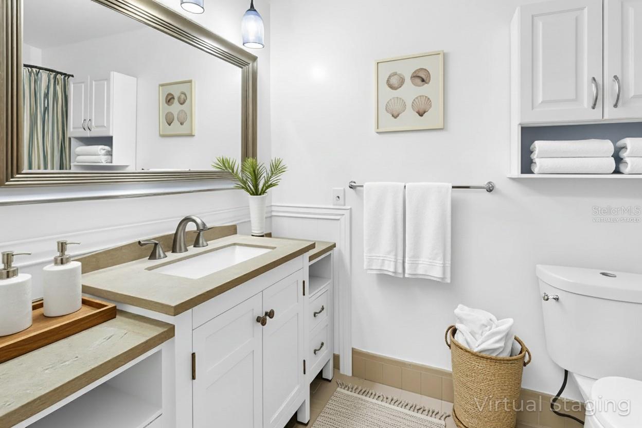 BOCA CIEGA POINT EAST - Residential