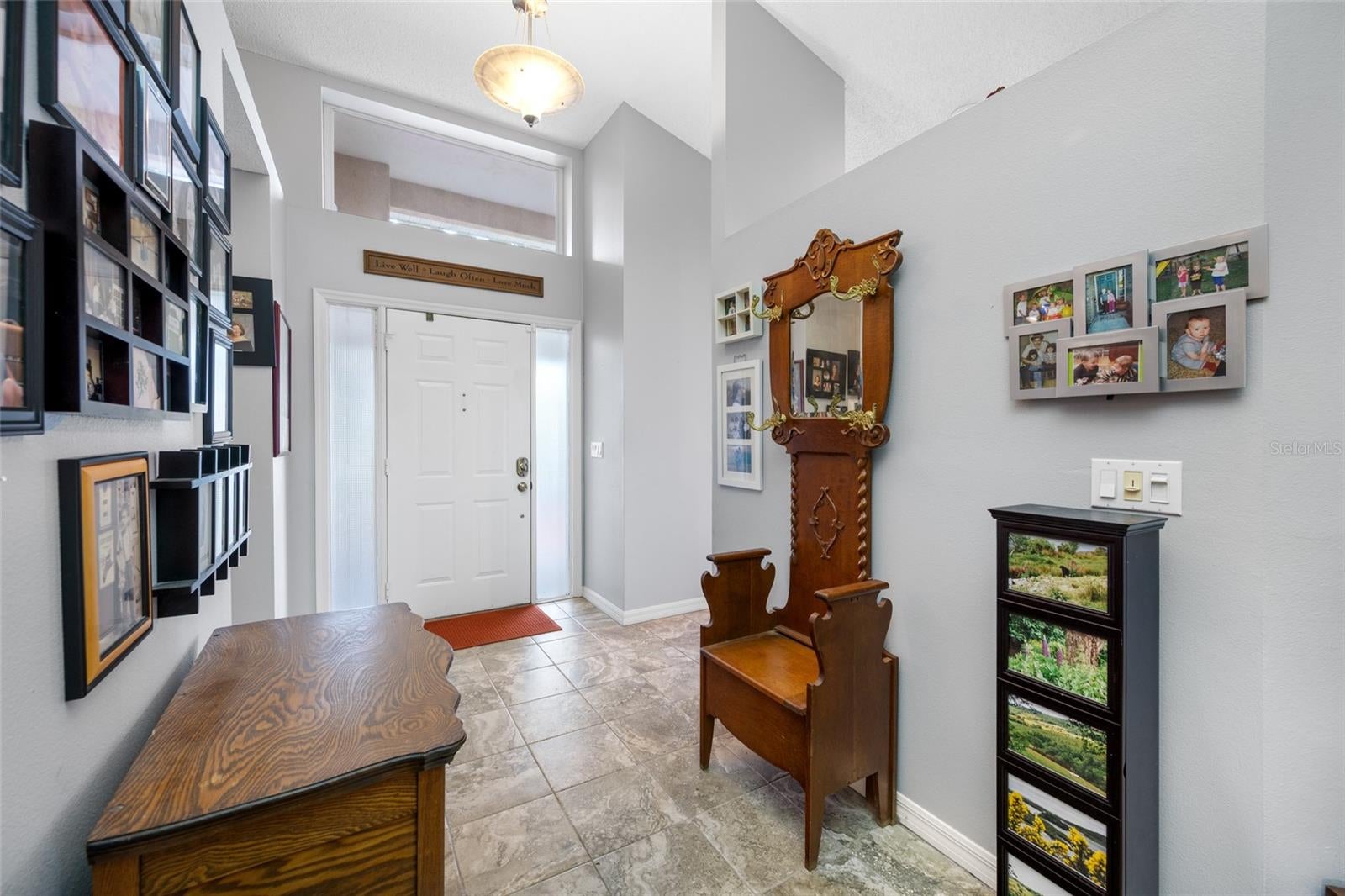 1044 DALESIDE LANE