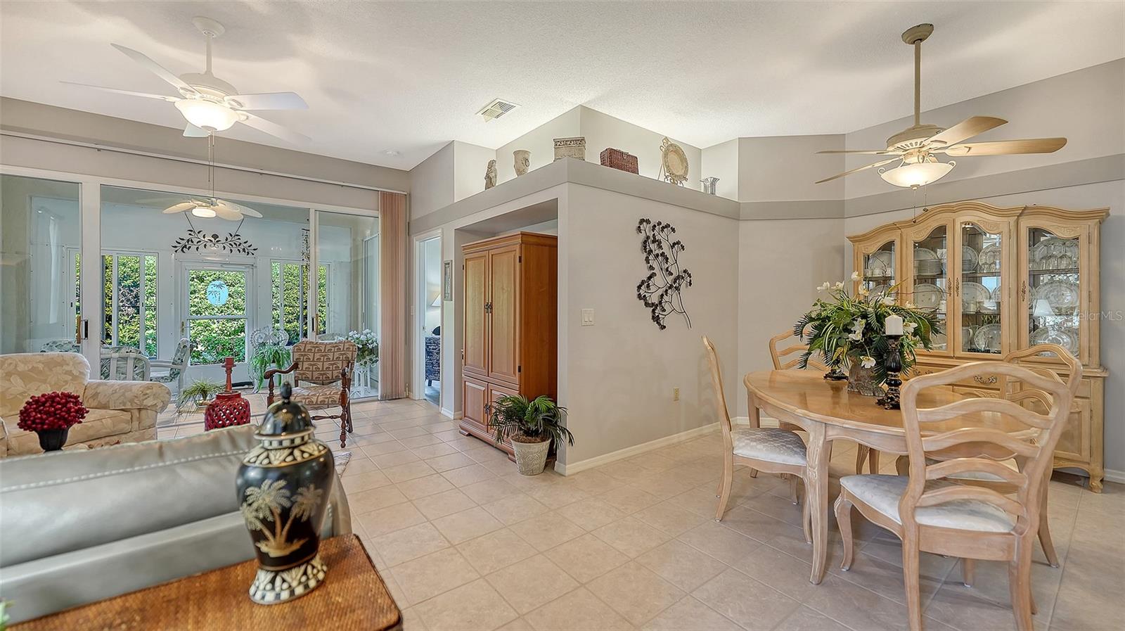 538 CATALINA ISLES CIRCLE