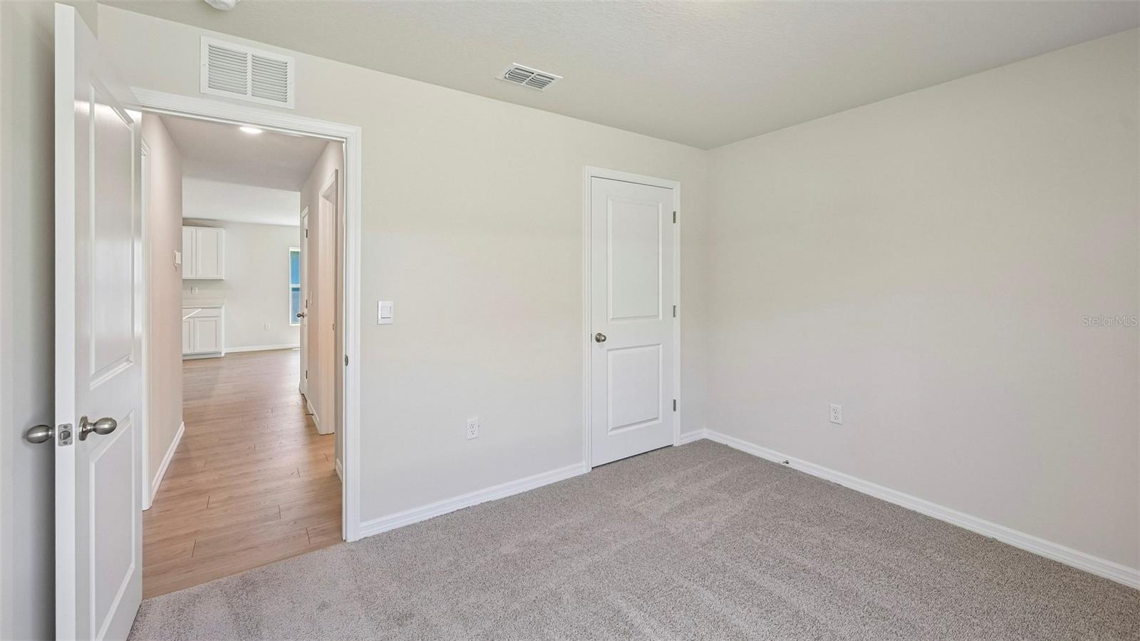 OAKFIELD LAKES - Residential