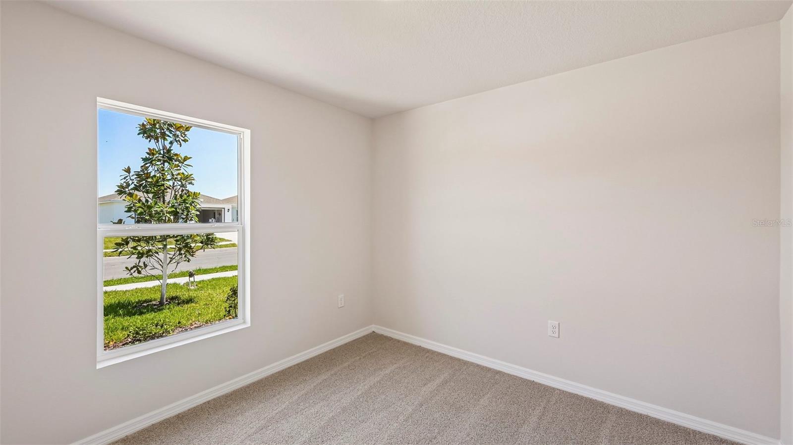 OAKFIELD LAKES - Residential