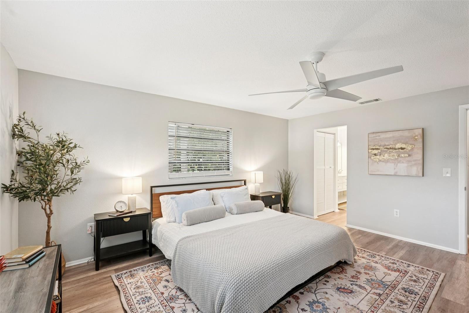 MISSION LAKES - Residential