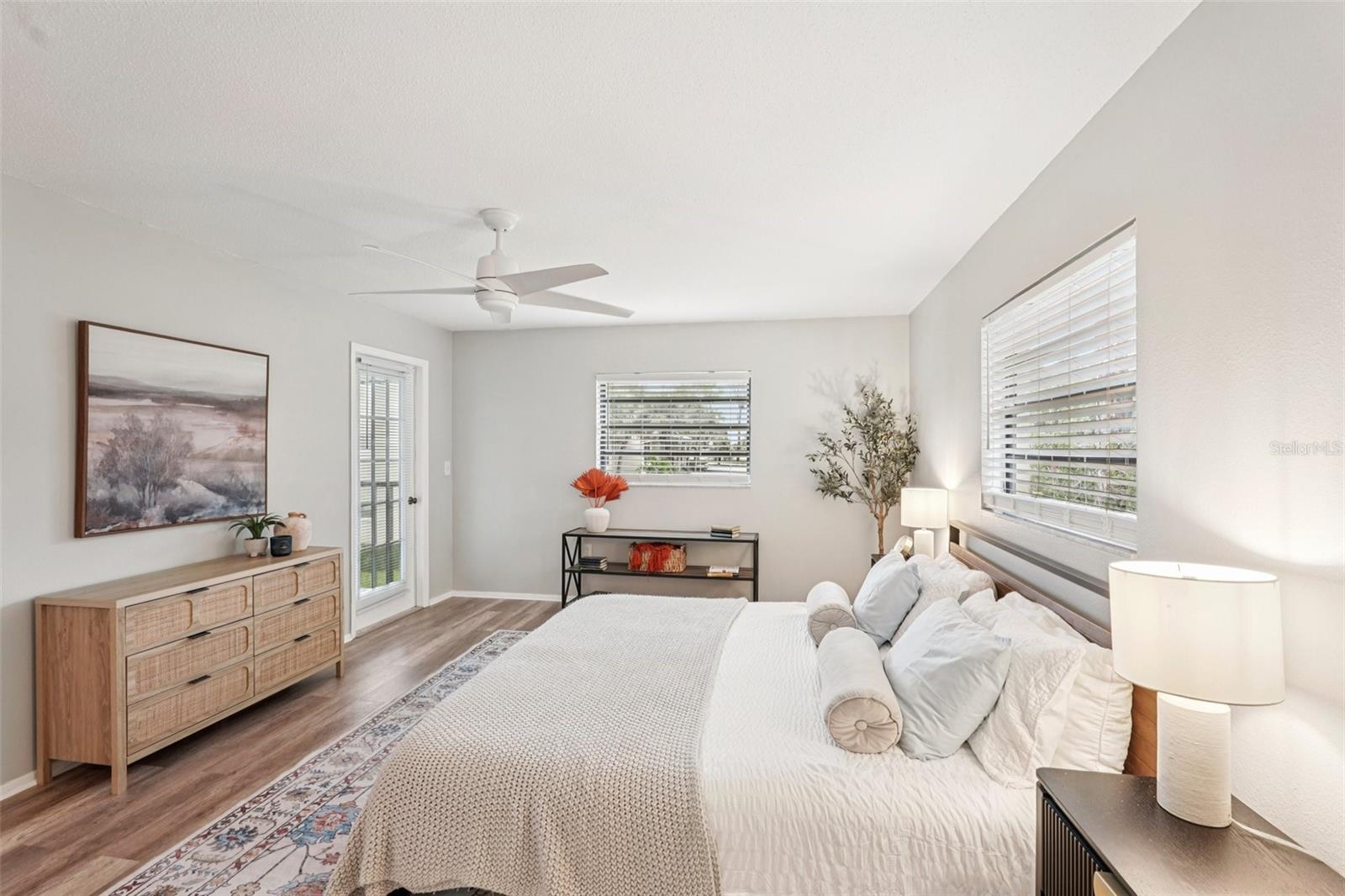 MISSION LAKES - Residential