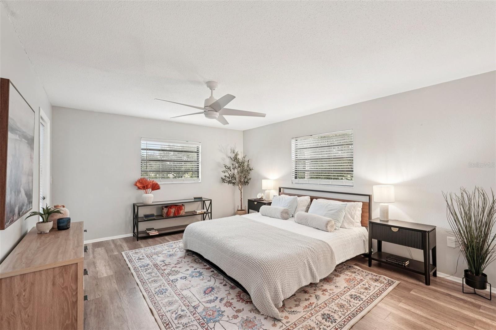 MISSION LAKES - Residential