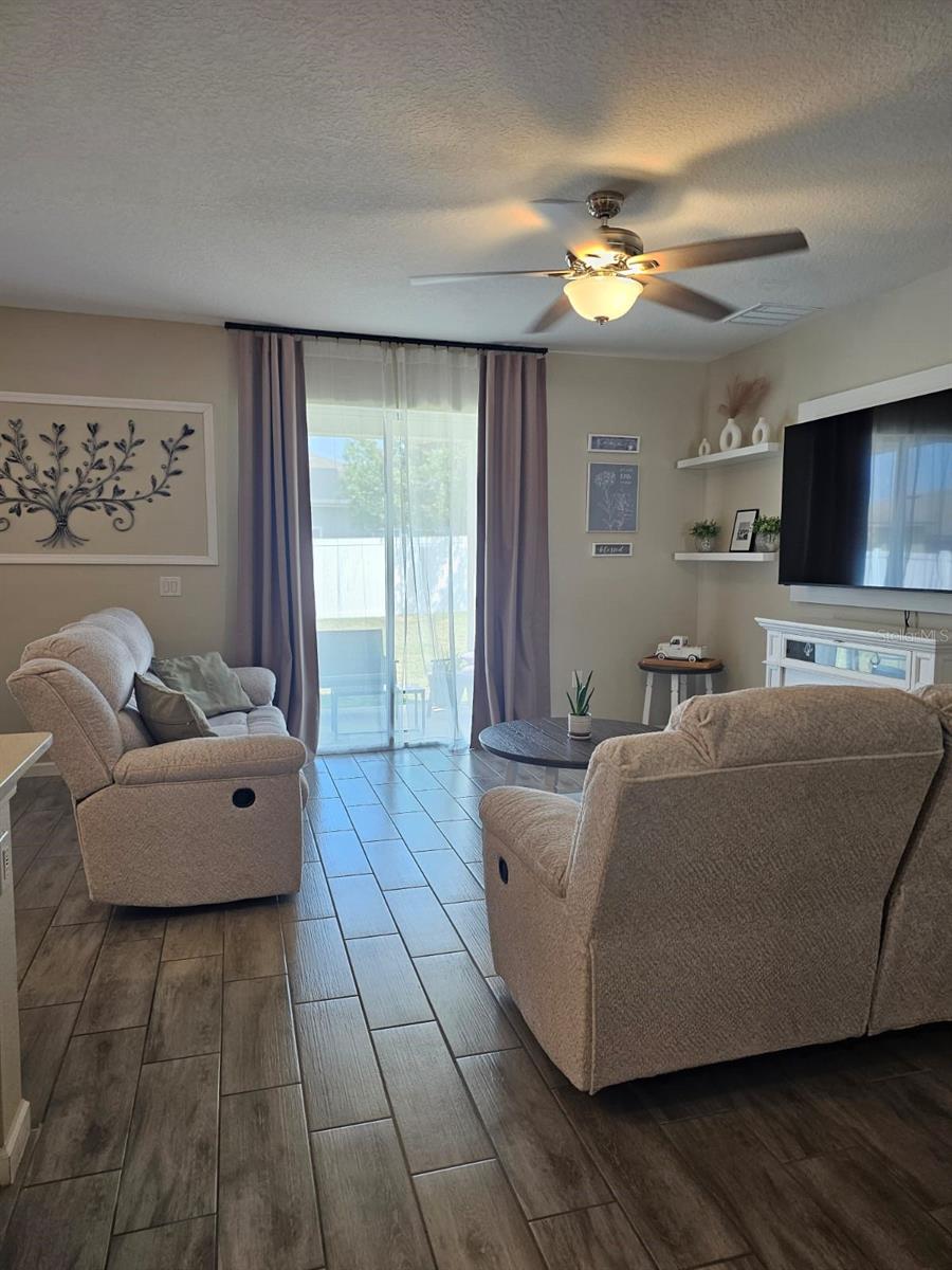 ORCHID GRAVE - Residential Lease