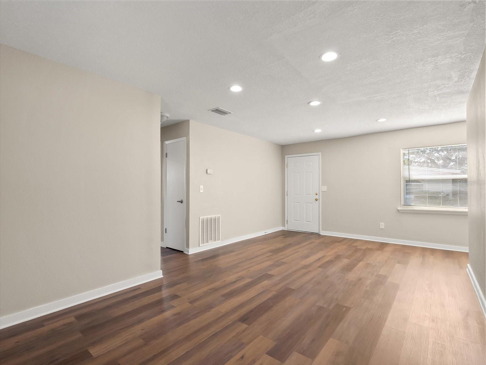 CLERMONT WOODLAWN REP - Residential