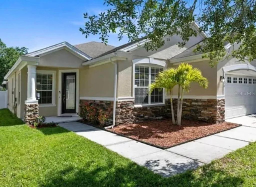 Photo of 370 Michigan Estates Circle, Saint Cloud, FL 34769 (MLS # O6355261)
