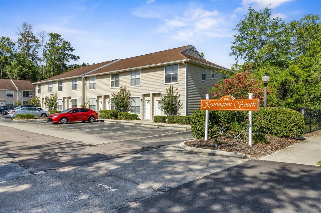 Photo of 3901 SW 20th Avenue #806, Gainesville, FL 32607 (MLS # GC531815)