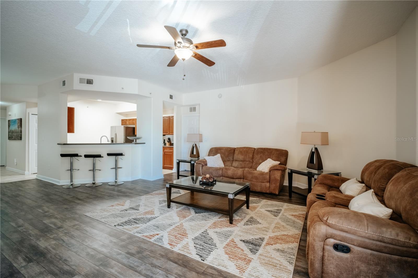 PROMENADE PH 01 - Residential