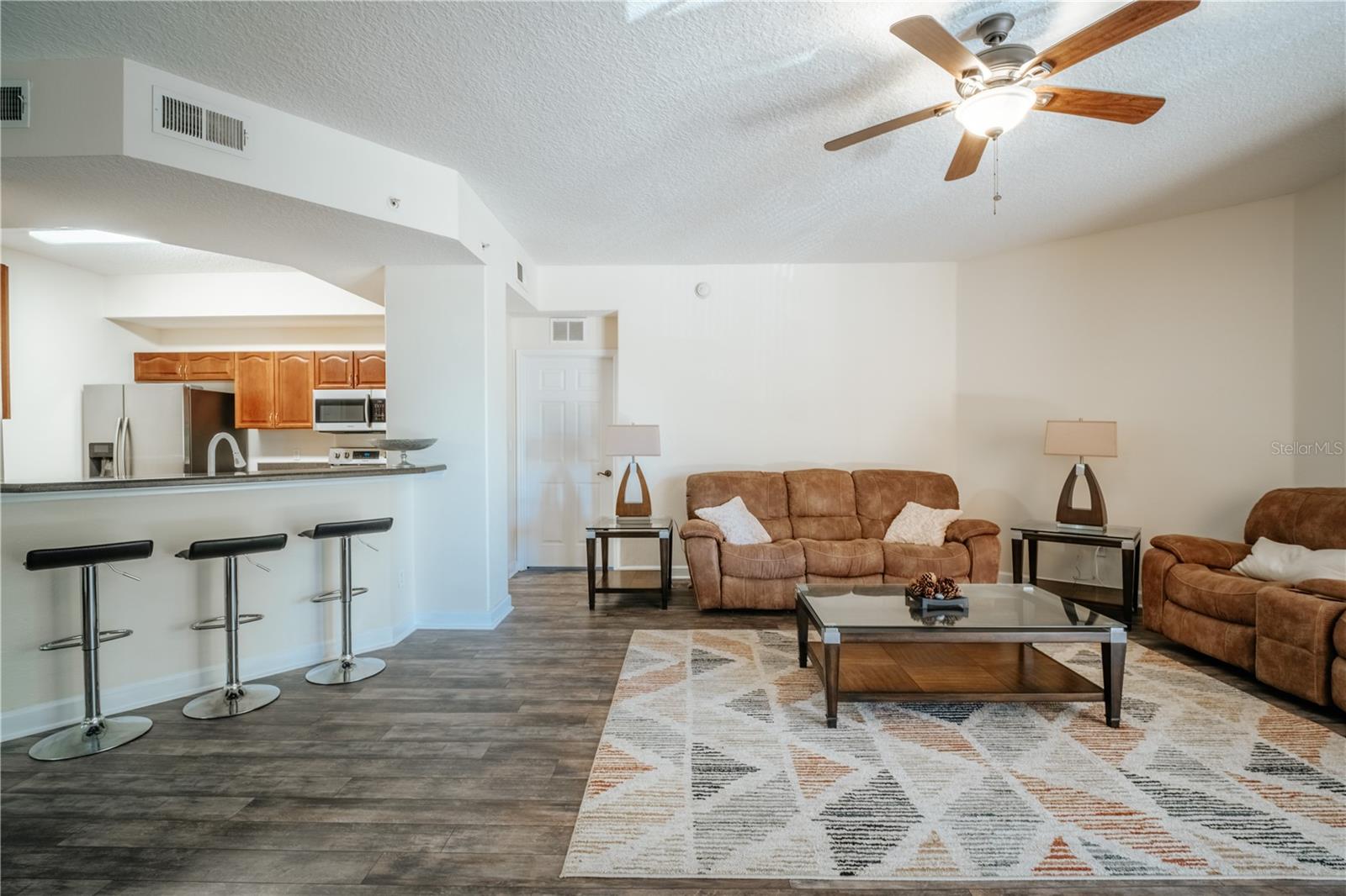 PROMENADE PH 01 - Residential