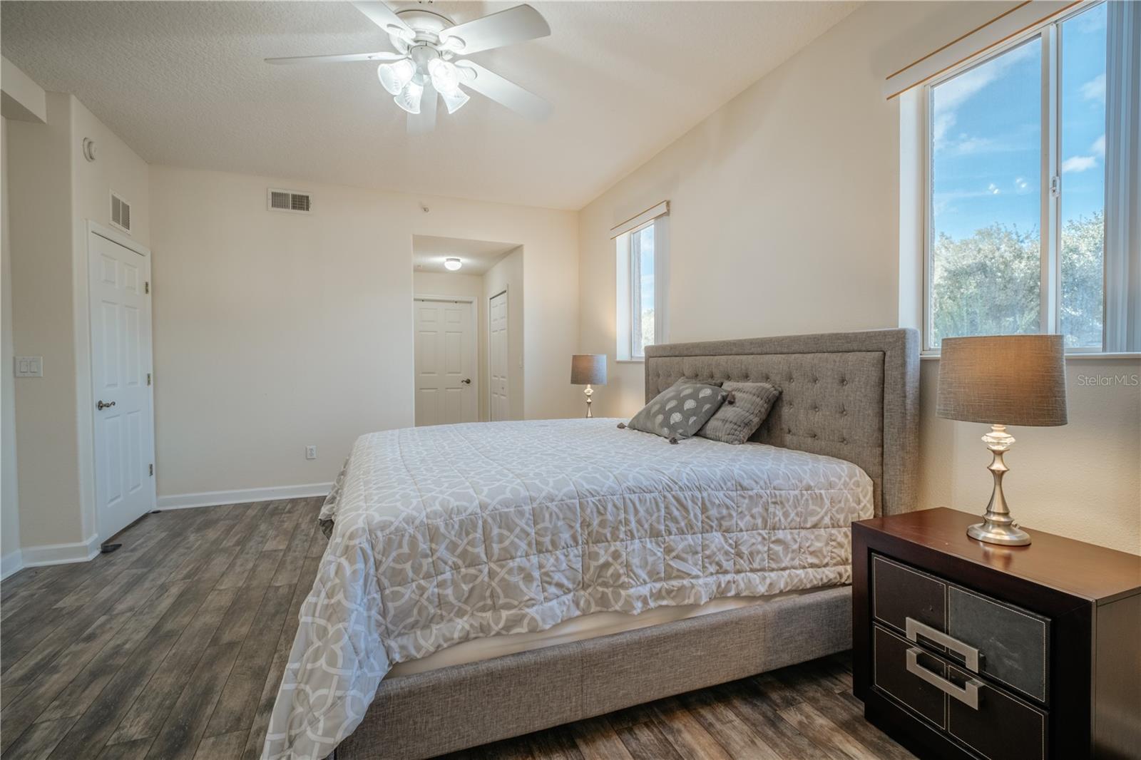 PROMENADE PH 01 - Residential