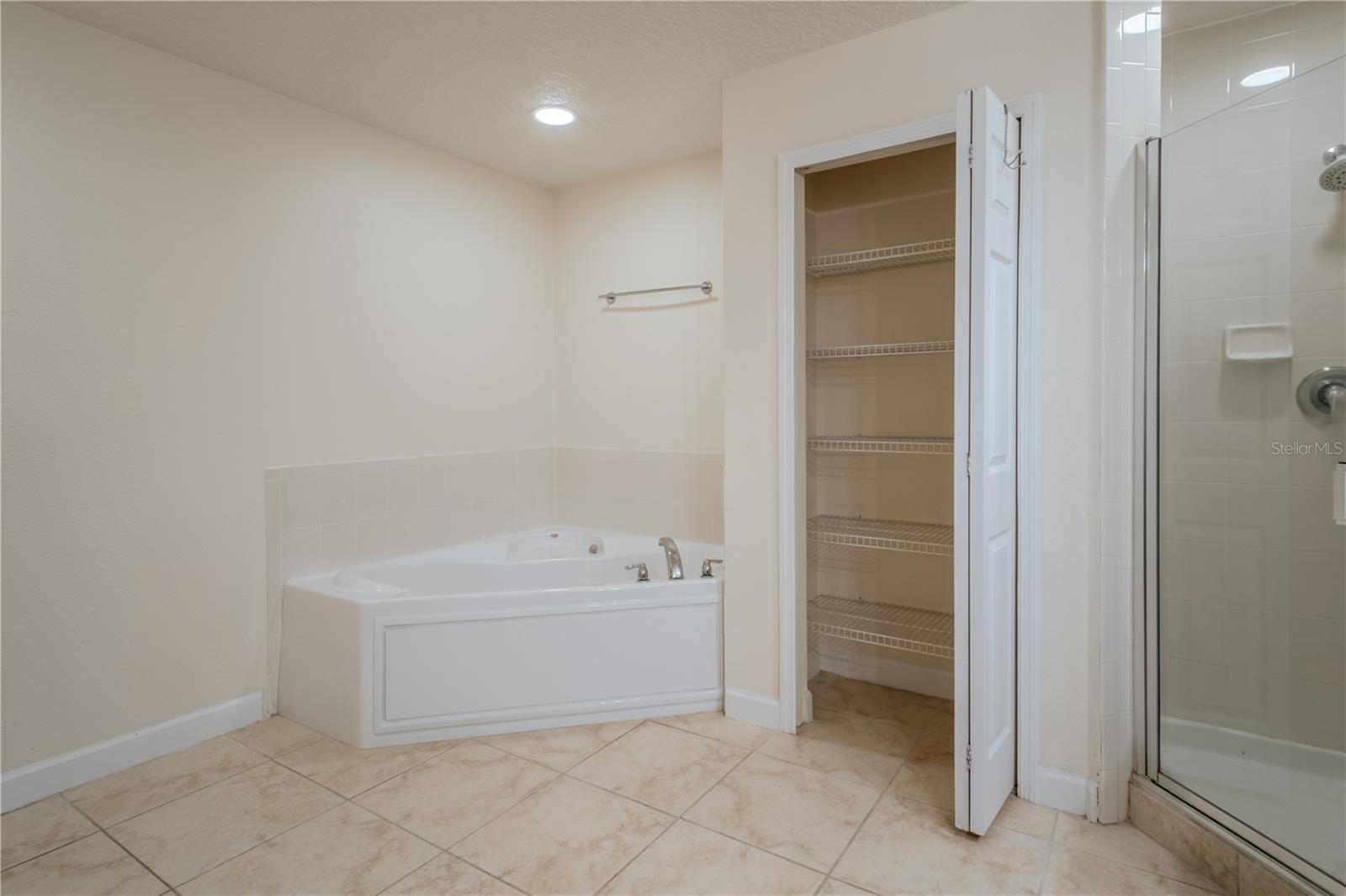 PROMENADE PH 01 - Residential