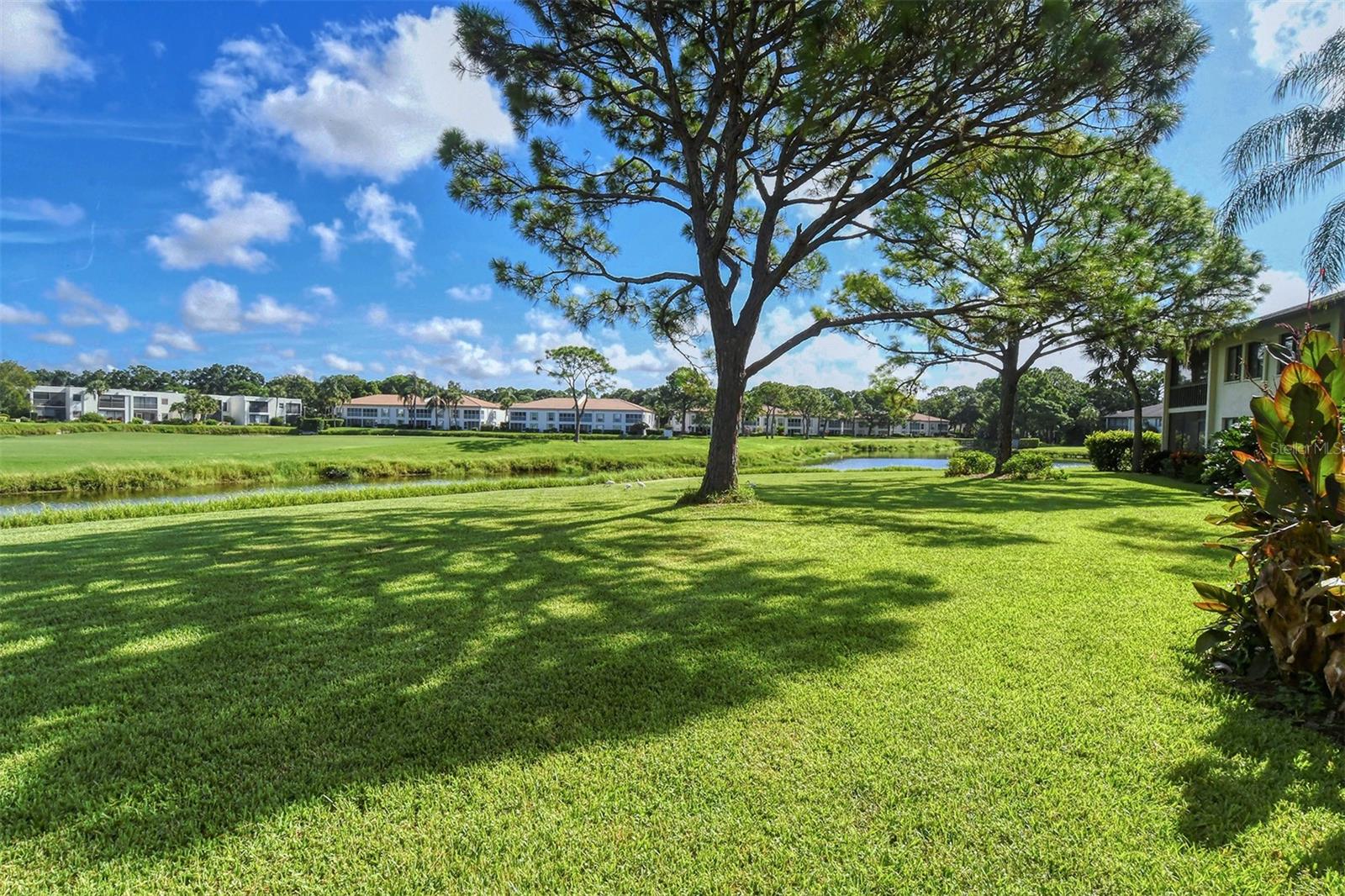 WILLOW LINKS - Residential Lease
