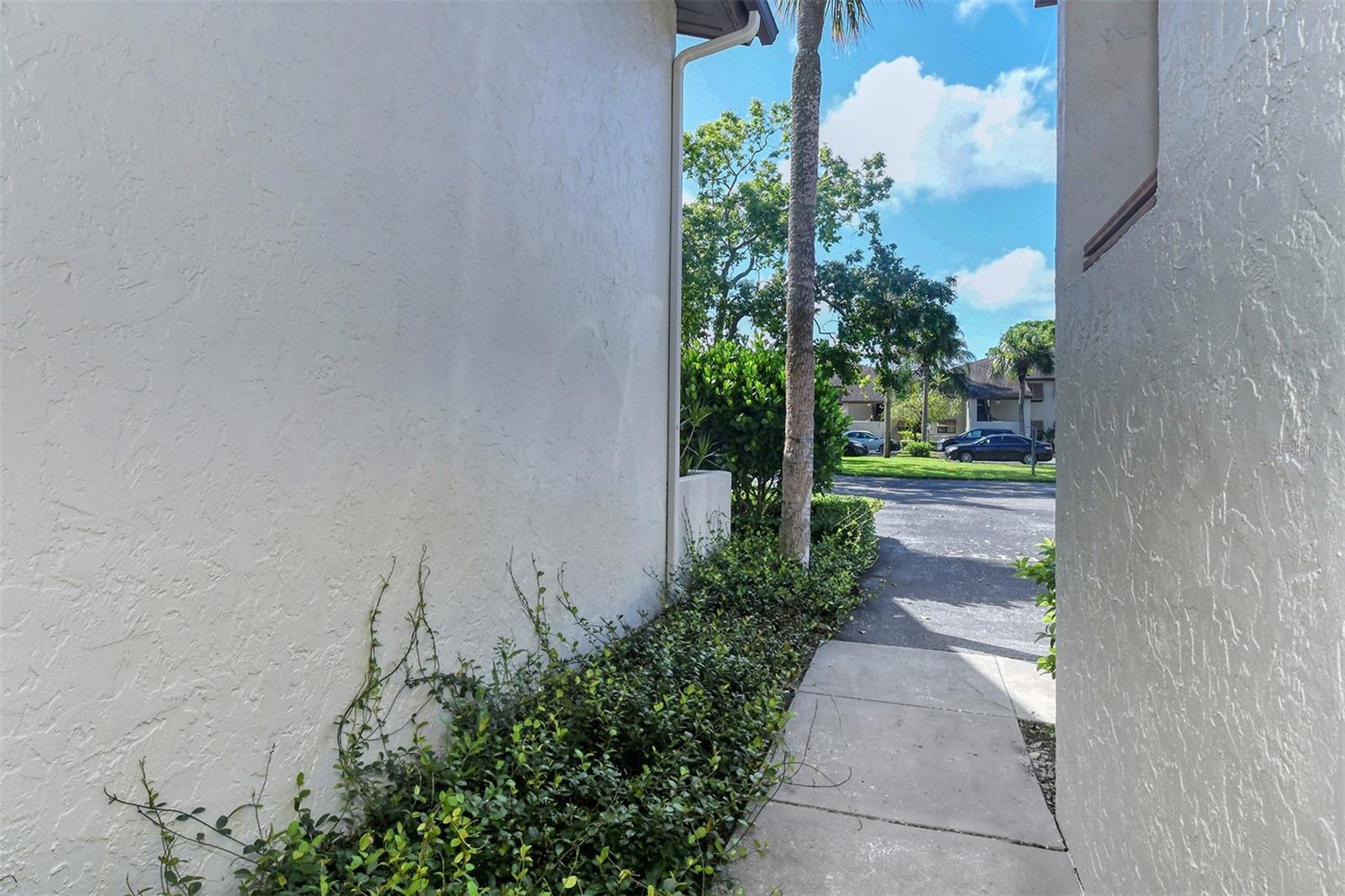 WILLOW LINKS - Residential Lease