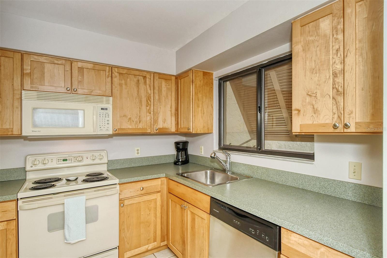 WILLOW LINKS - Residential Lease