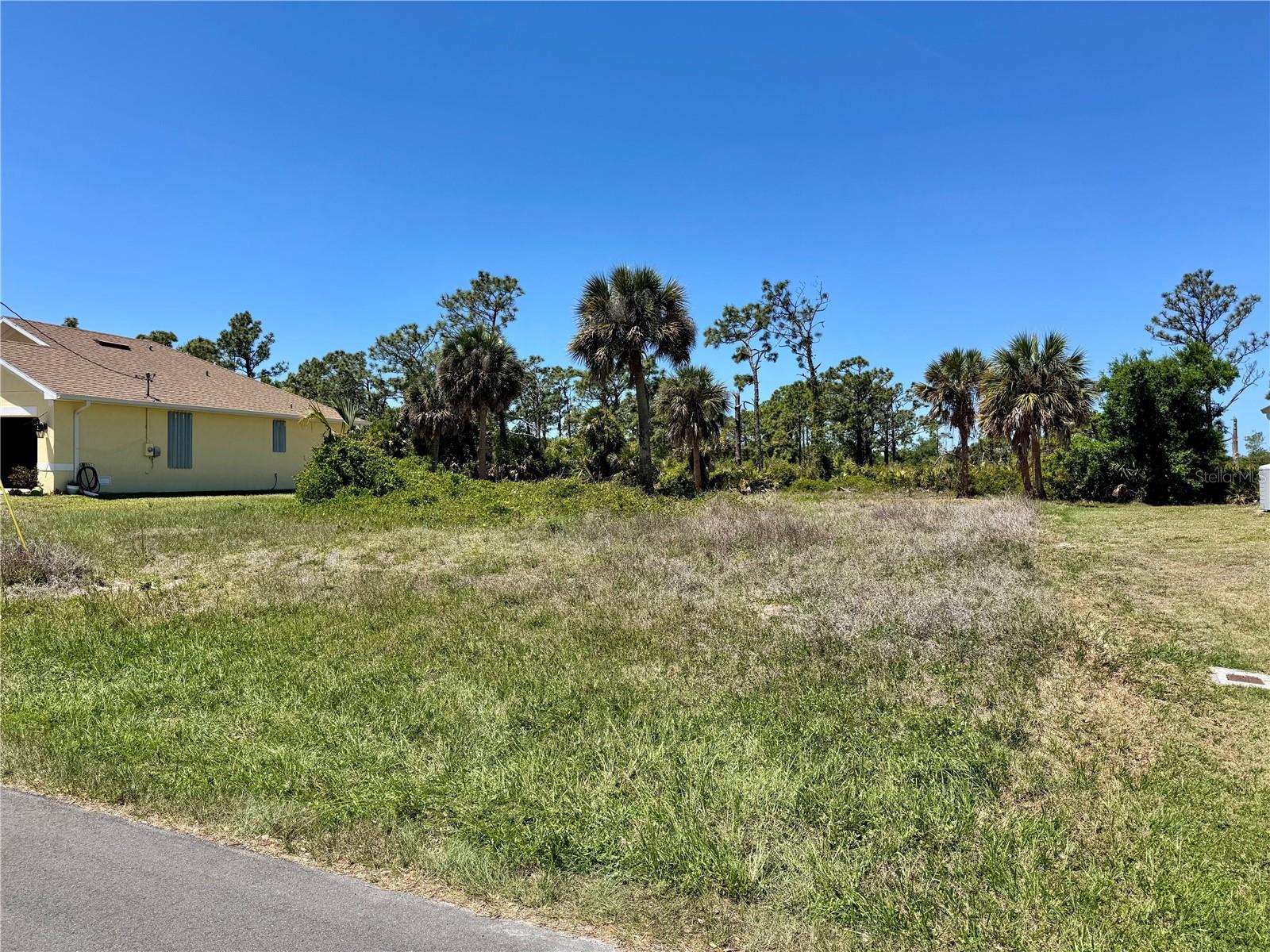 ROTONDA WEST LONG MEADOW - Land