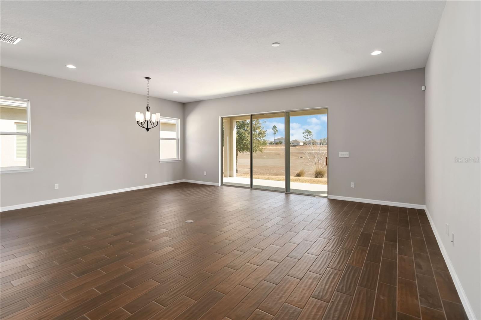 MAGNOLIA AT WESTSIDE - Residential