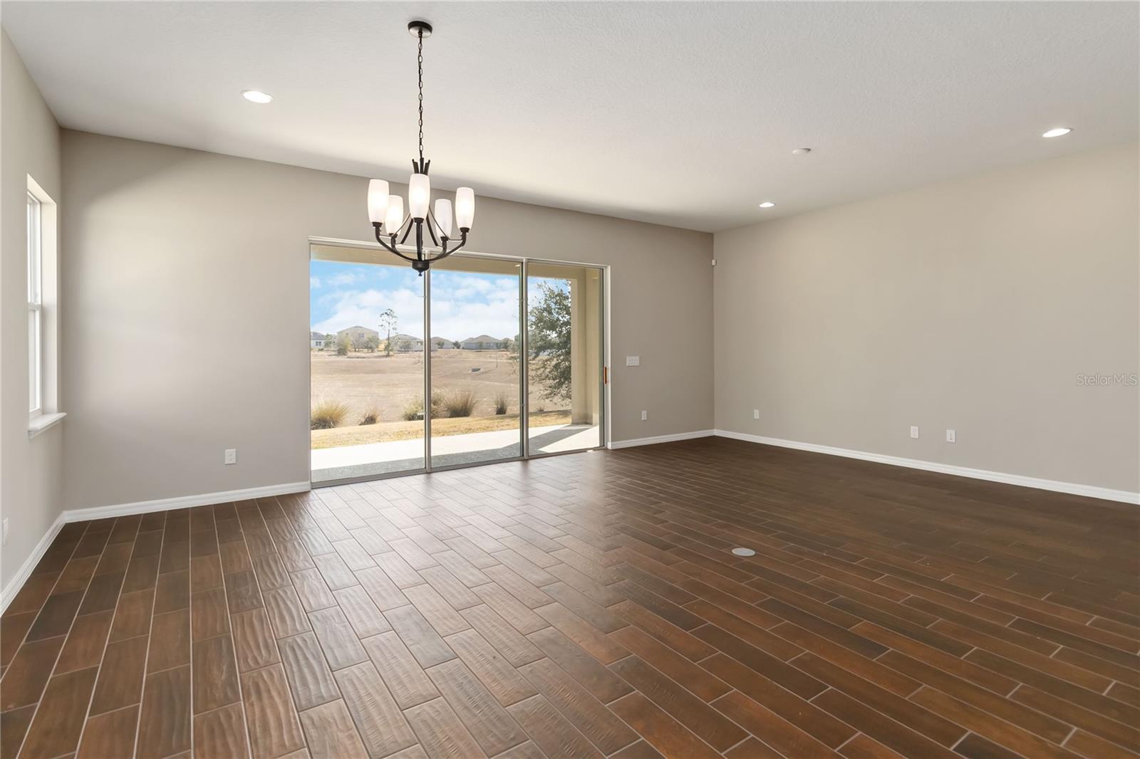 MAGNOLIA AT WESTSIDE - Residential