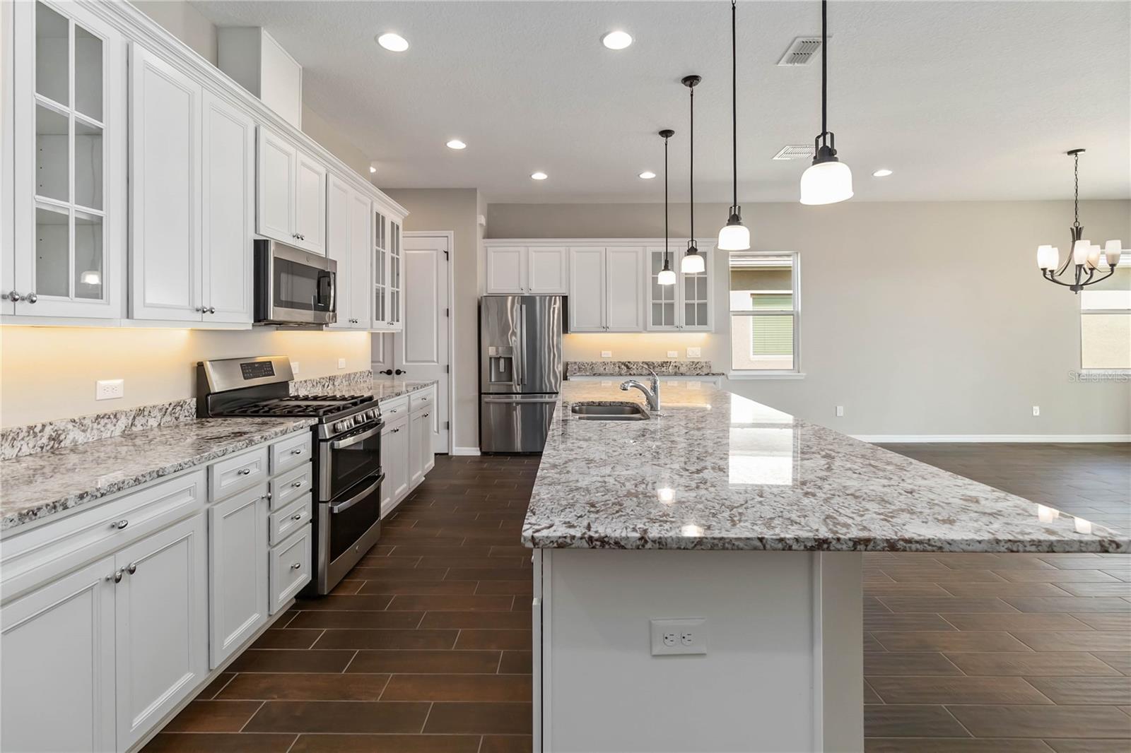 MAGNOLIA AT WESTSIDE - Residential