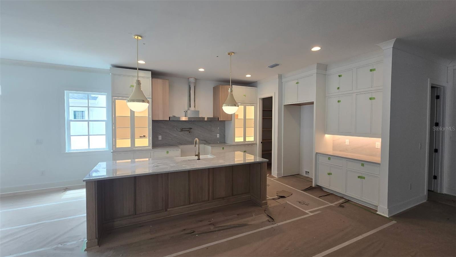 320 W PARK AVENUE