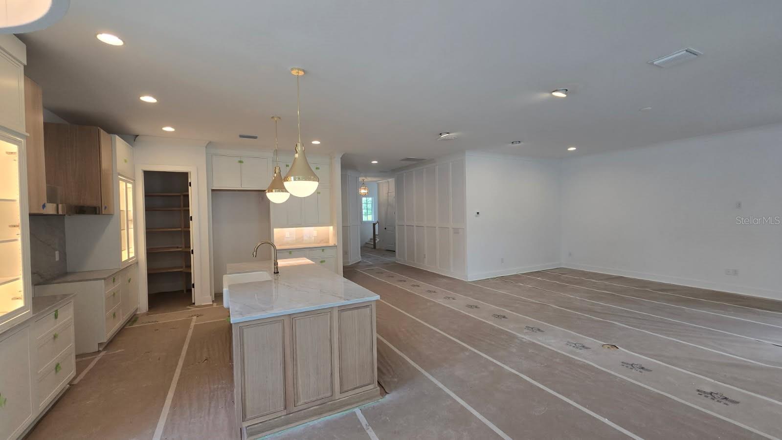 320 W PARK AVENUE