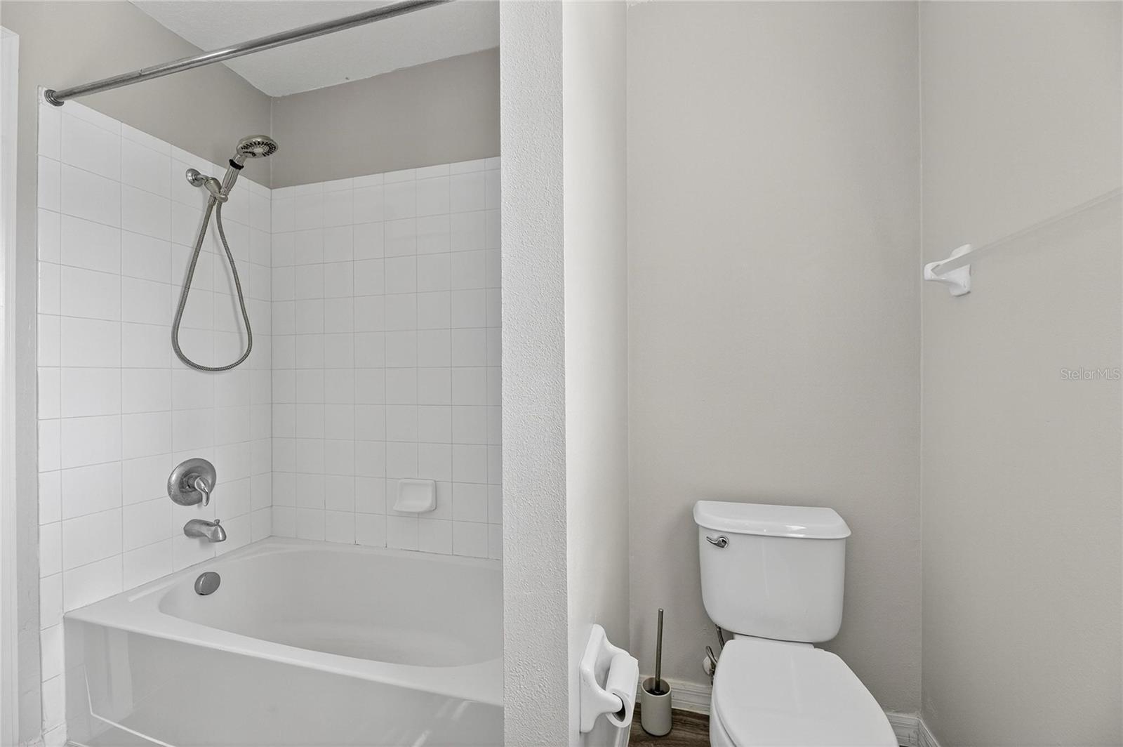 MEADOW POINTE 04 PRCL J - Residential