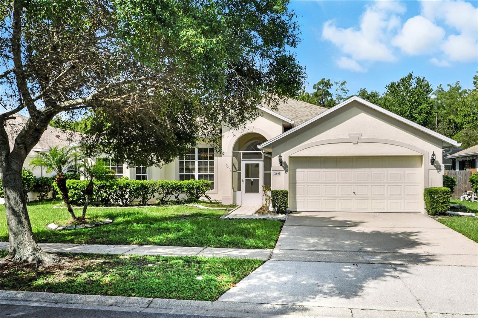 2485 HURON CIRCLE