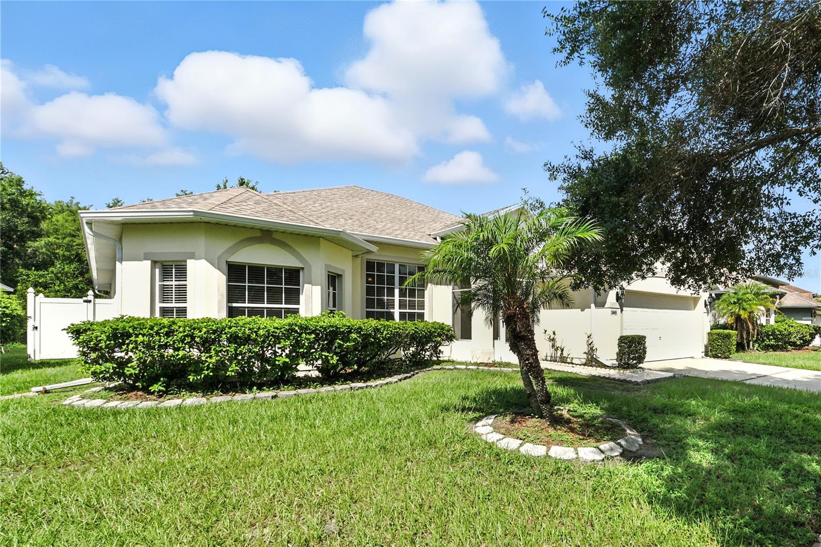 2485 HURON CIRCLE