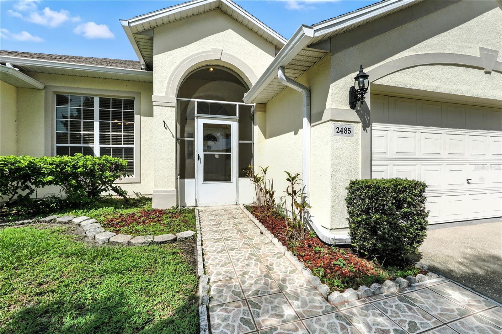 2485 HURON CIRCLE