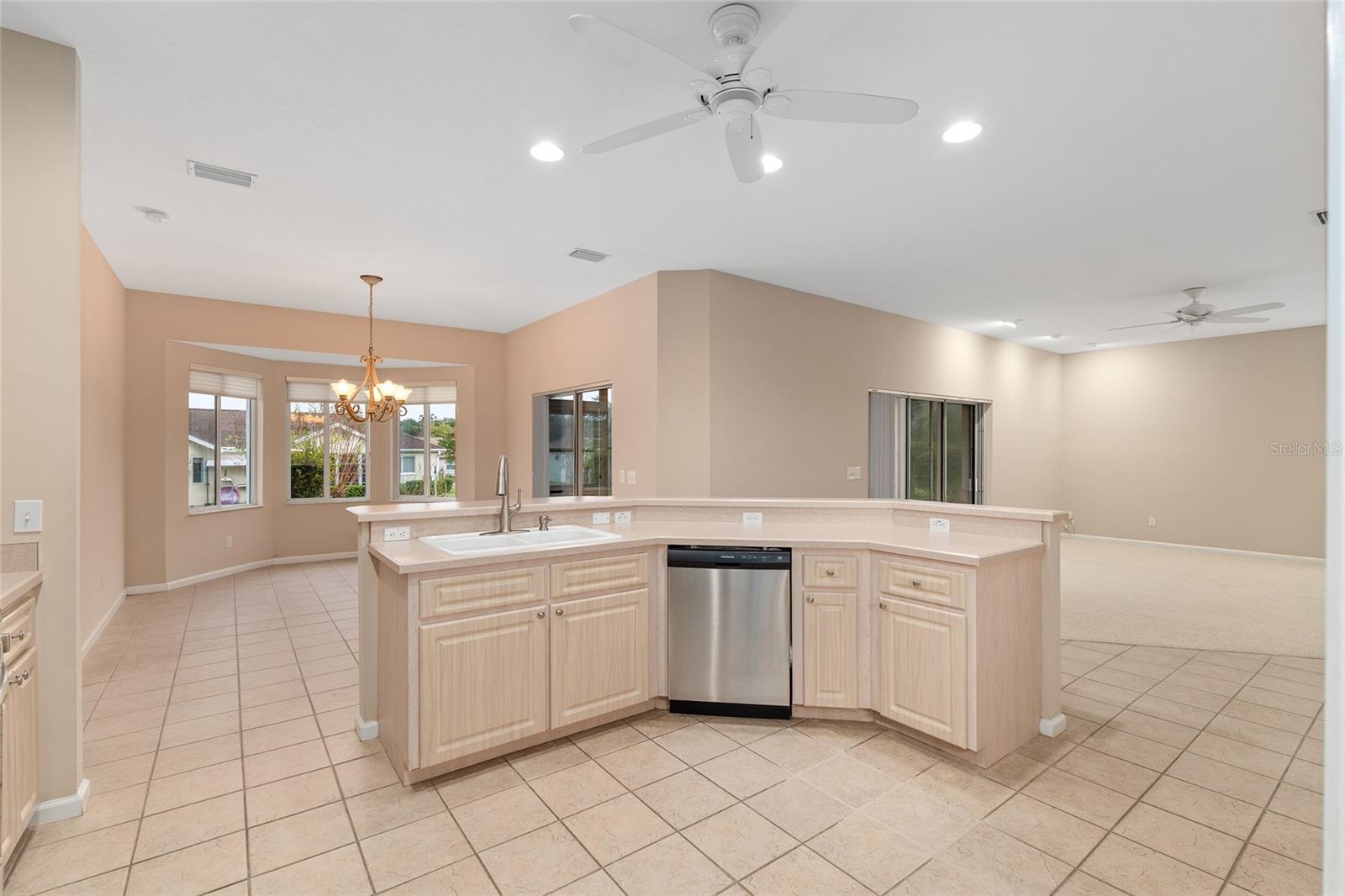 OCALA PALMS UN 07 - Residential Lease