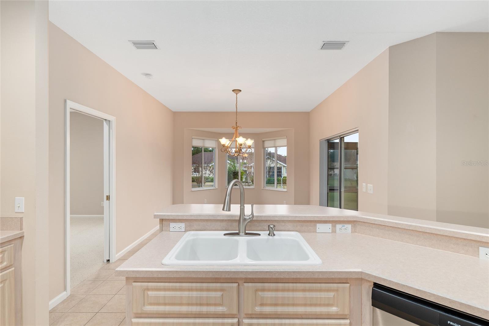 OCALA PALMS UN 07 - Residential Lease