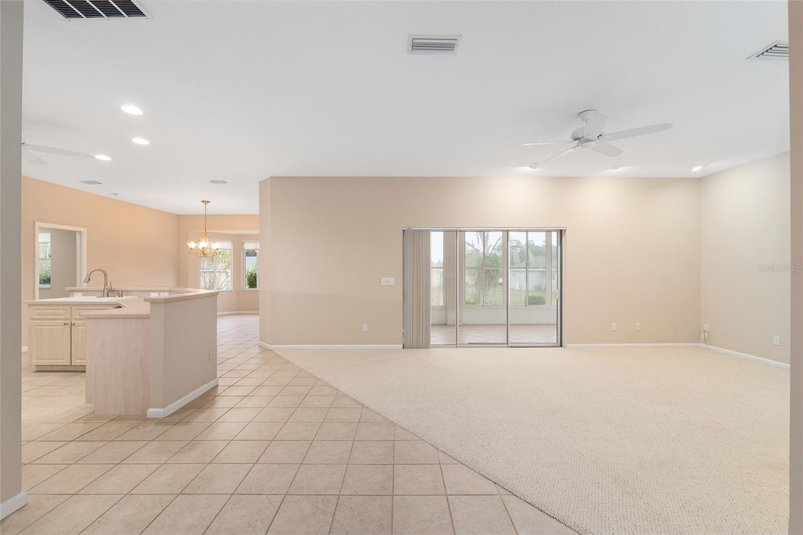 OCALA PALMS UN 07 - Residential Lease