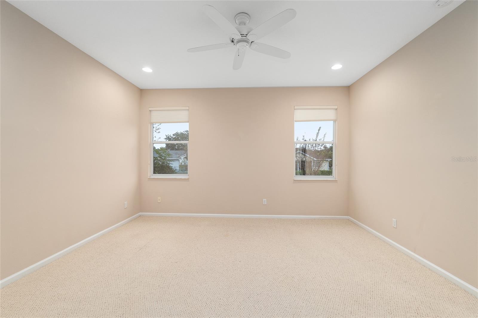 OCALA PALMS UN 07 - Residential Lease