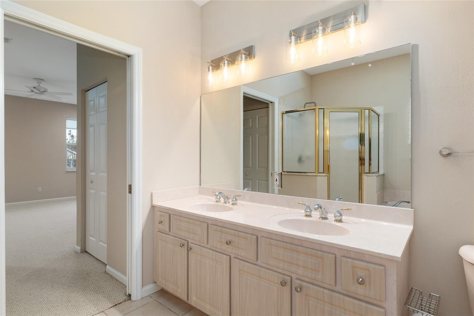 OCALA PALMS UN 07 - Residential Lease