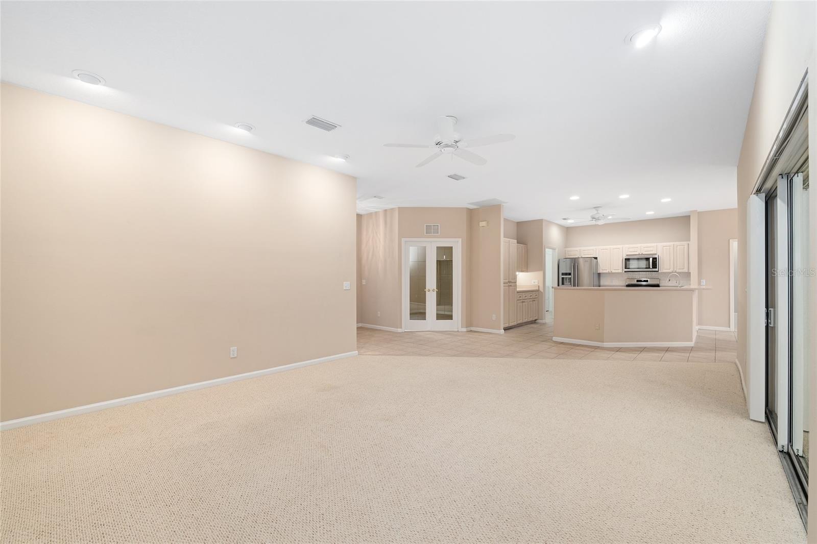 OCALA PALMS UN 07 - Residential Lease