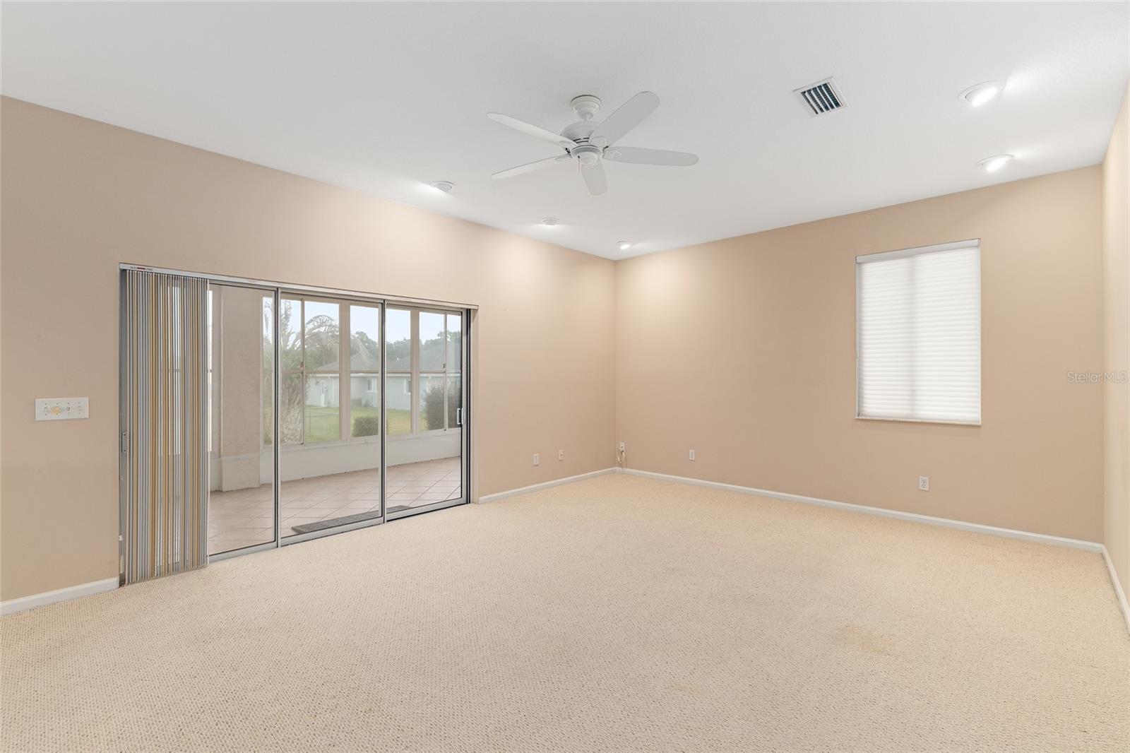 OCALA PALMS UN 07 - Residential Lease