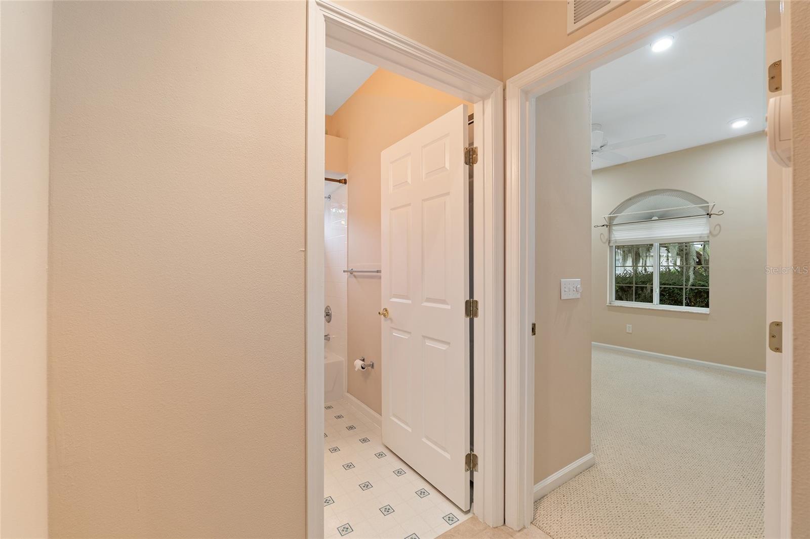 OCALA PALMS UN 07 - Residential Lease