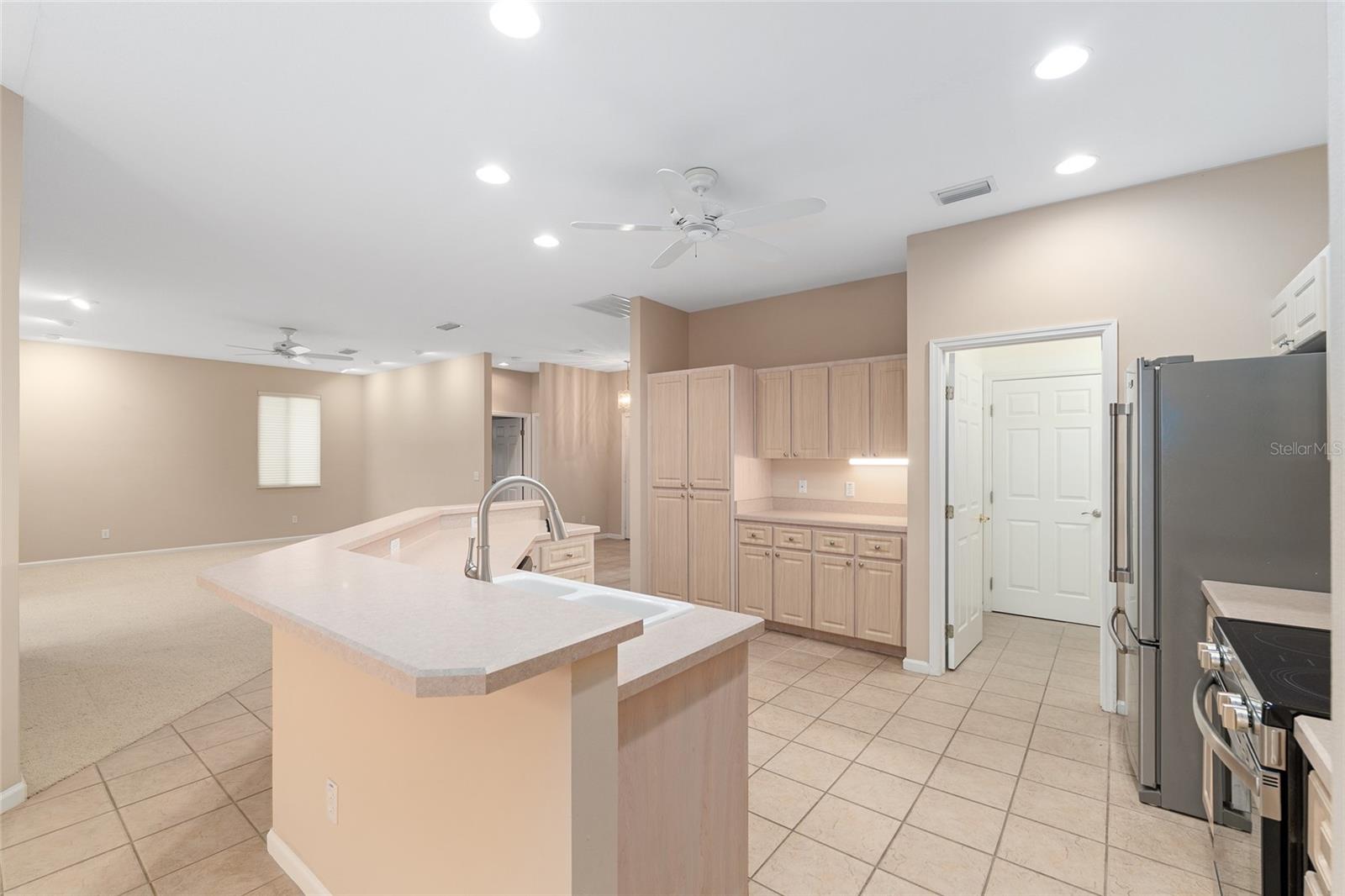 OCALA PALMS UN 07 - Residential Lease